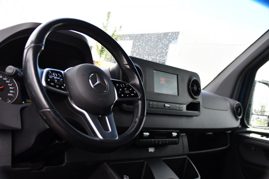 Mercedes-Benz Sprinter 317 1.9 CDI L2H2 RWD AMG Edition Adaptieve Cruise, 360 Camera, Carplay, 2 x Schuifdeur, LED, Automaat, 170pk 3500kg Trekhaak, Uniek!