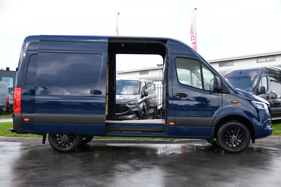 Mercedes-Benz Sprinter 317 1.9 CDI L2H2 RWD AMG Edition Adaptieve Cruise, 360 Camera, Carplay, 2 x Schuifdeur, LED, Automaat, 170pk 3500kg Trekhaak, Uniek!