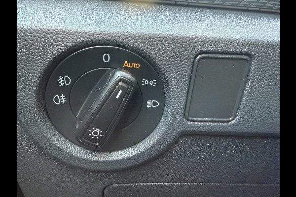 Volkswagen T-Cross 1.5 TSI DSG * R-Line * AUTOMAAT * Parkeercamera * Navigatiesysteem * Stoelverwarming *