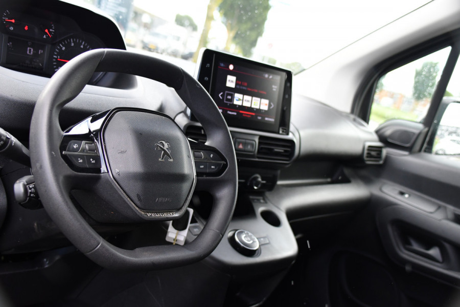 Peugeot Partner 1.5 BlueHDI L2 PB Edition Camera, Cruise, Carplay, Trekhaak, Sensoren, 130pk, Automaat, Multimedia, Uniek!