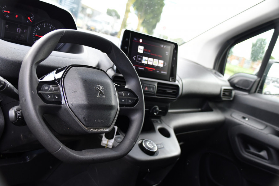 Peugeot Partner 1.5 BlueHDI L2 PB Edition Camera, Cruise, Carplay, Trekhaak, Sensoren, 130pk, Automaat, Multimedia, Uniek!