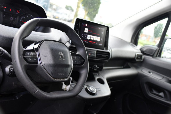 Peugeot Partner 1.5 BlueHDI L2 PB Edition Camera, Cruise, Carplay, Trekhaak, Sensoren, 130pk, Automaat, Multimedia, Uniek!