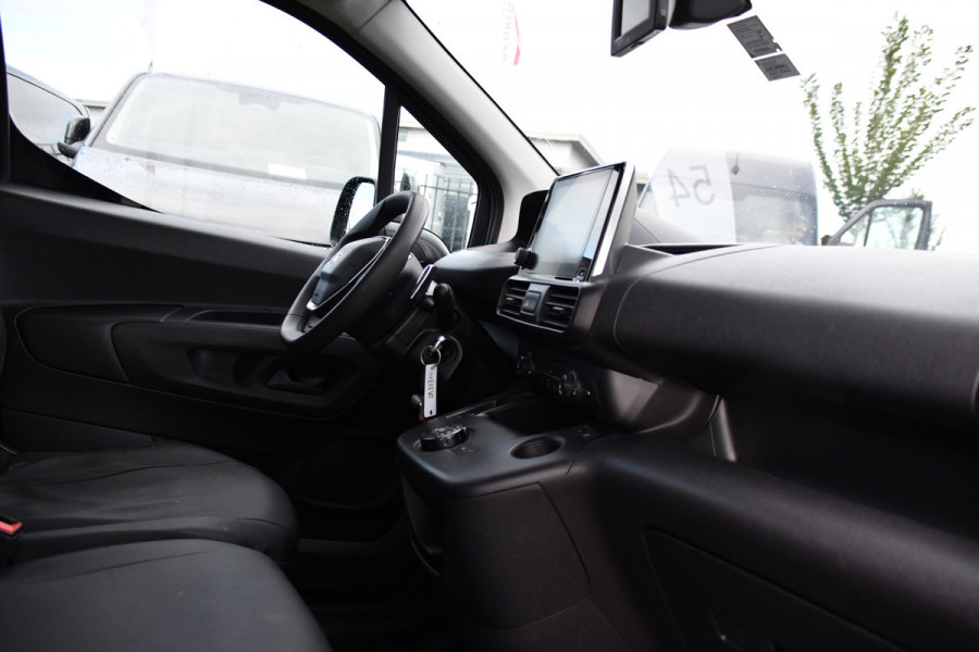 Peugeot Partner 1.5 BlueHDI L2 PB Edition Camera, Cruise, Carplay, Trekhaak, Sensoren, 130pk, Automaat, Multimedia, Uniek!