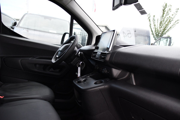 Peugeot Partner 1.5 BlueHDI L2 PB Edition Camera, Cruise, Carplay, Trekhaak, Sensoren, 130pk, Automaat, Multimedia, Uniek!