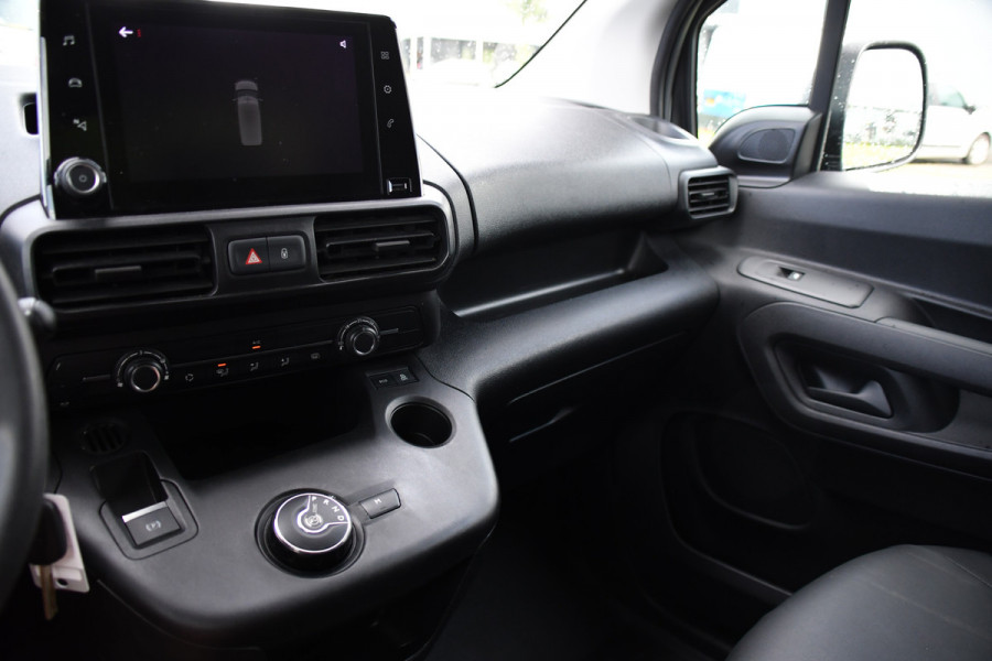 Peugeot Partner 1.5 BlueHDI L2 PB Edition Camera, Cruise, Carplay, Trekhaak, Sensoren, 130pk, Automaat, Multimedia, Uniek!