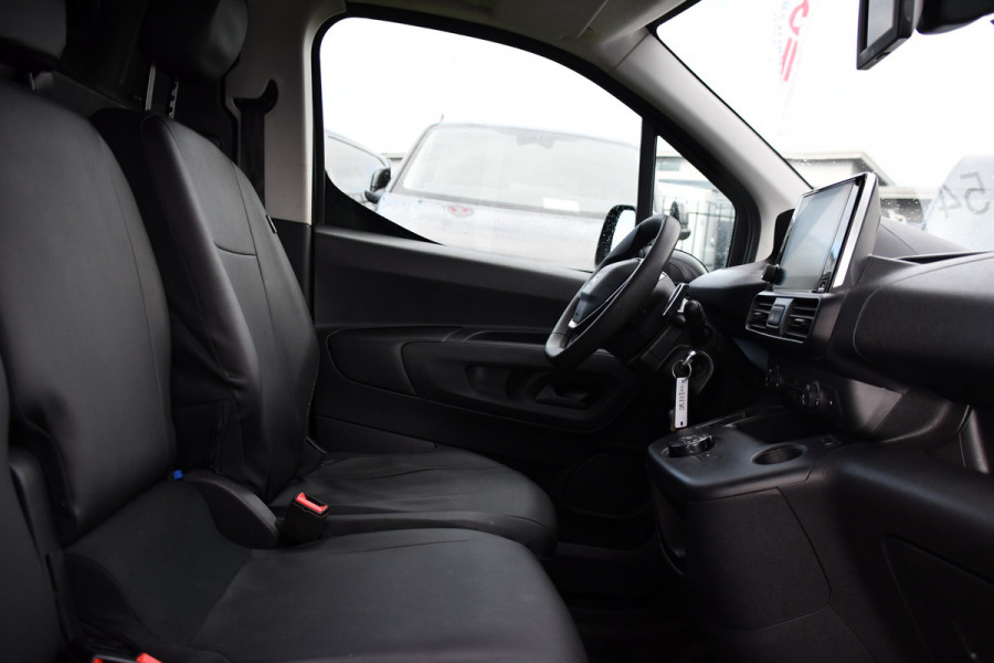Peugeot Partner 1.5 BlueHDI L2 PB Edition Camera, Cruise, Carplay, Trekhaak, Sensoren, 130pk, Automaat, Multimedia, Uniek!