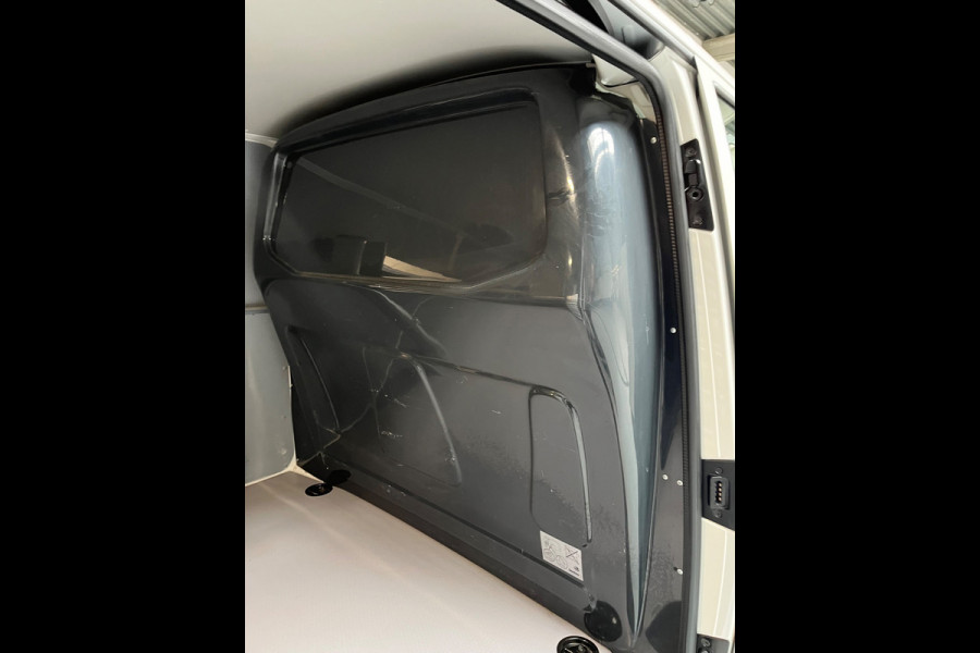 Volkswagen Transporter Automaat DSG Servicewagen 2.0 TDI 150pk L2H1 3Persoons Sortimo Inrichting, Airco, Navigatie, RIJKLAARPRIJS!