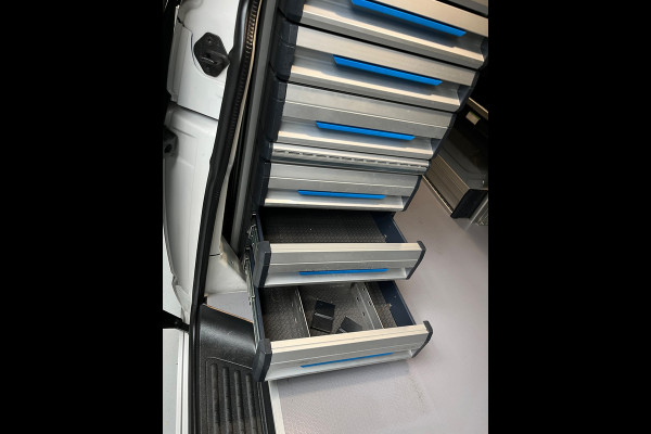 Volkswagen Transporter Automaat DSG Servicewagen 2.0 TDI 150pk L2H1 3Persoons Sortimo Inrichting, Airco, Navigatie, RIJKLAARPRIJS!