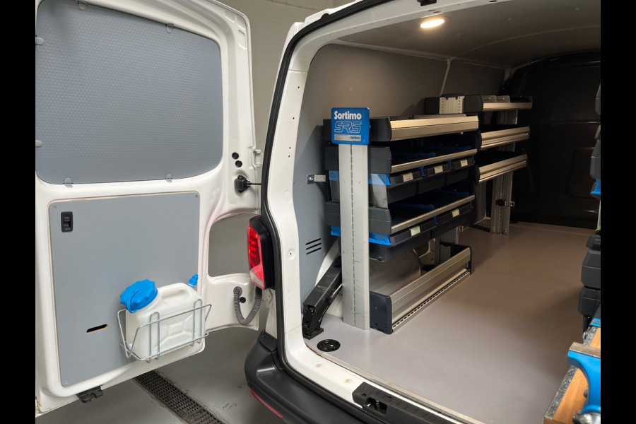 Volkswagen Transporter Automaat DSG Servicewagen 2.0 TDI 150pk L2H1 3Persoons Sortimo Inrichting, Airco, Navigatie, RIJKLAARPRIJS!
