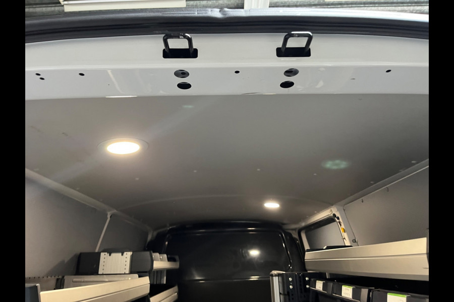 Volkswagen Transporter Automaat DSG Servicewagen 2.0 TDI 150pk L2H1 3Persoons Sortimo Inrichting, Airco, Navigatie, RIJKLAARPRIJS!