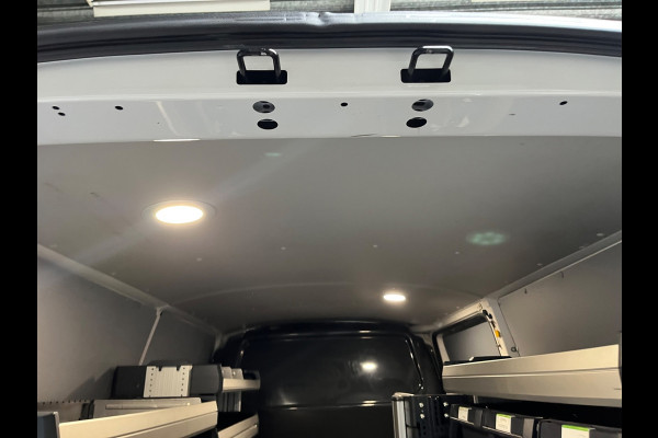 Volkswagen Transporter Automaat DSG Servicewagen 2.0 TDI 150pk L2H1 3Persoons Sortimo Inrichting, Airco, Navigatie, RIJKLAARPRIJS!