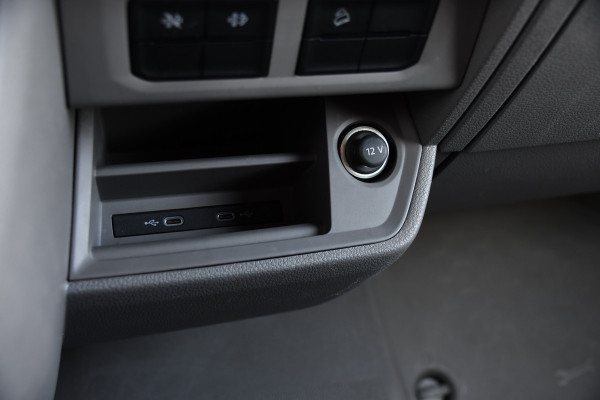 MAN TGE 3.180 35 2.0 L3H3 4x4 PB Edition Camera, Cruise, Carplay, LED, Trekhaak, 177pk, Automaat, Sensoren, Stoelverwarming, Uniek!
