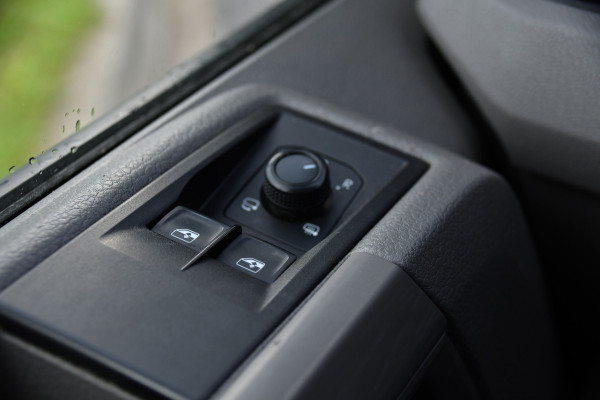 MAN TGE 3.180 35 2.0 L3H3 4x4 PB Edition Camera, Cruise, Carplay, LED, Trekhaak, 177pk, Automaat, Sensoren, Stoelverwarming, Uniek!