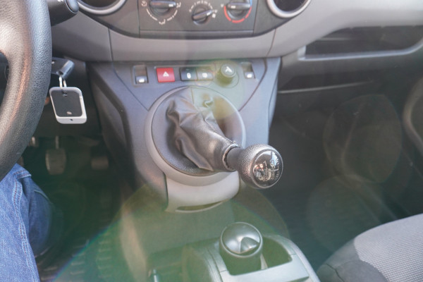Peugeot Partner 120 1.6 BlueHDi 100pk L1 Premium nr.V104 | Trekhaak | MARGE AUTO | 1e Eigenaar