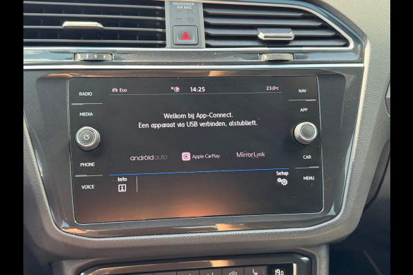 Volkswagen Tiguan 2.0 TSI 4Motion Highline R-Line * Panoramadak * Navigatie * Parkeercamera *