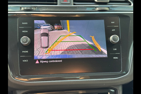 Volkswagen Tiguan 2.0 TSI 4Motion Highline R-Line * Panoramadak * Navigatie * Parkeercamera *