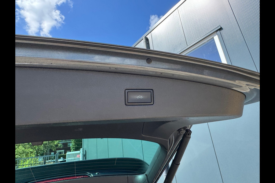 Volkswagen Tiguan 2.0 TSI 4Motion Highline R-Line * Panoramadak * Navigatie * Parkeercamera *
