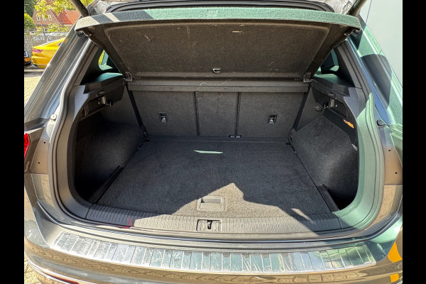 Volkswagen Tiguan 2.0 TSI 4Motion Highline R-Line * Panoramadak * Navigatie * Parkeercamera *
