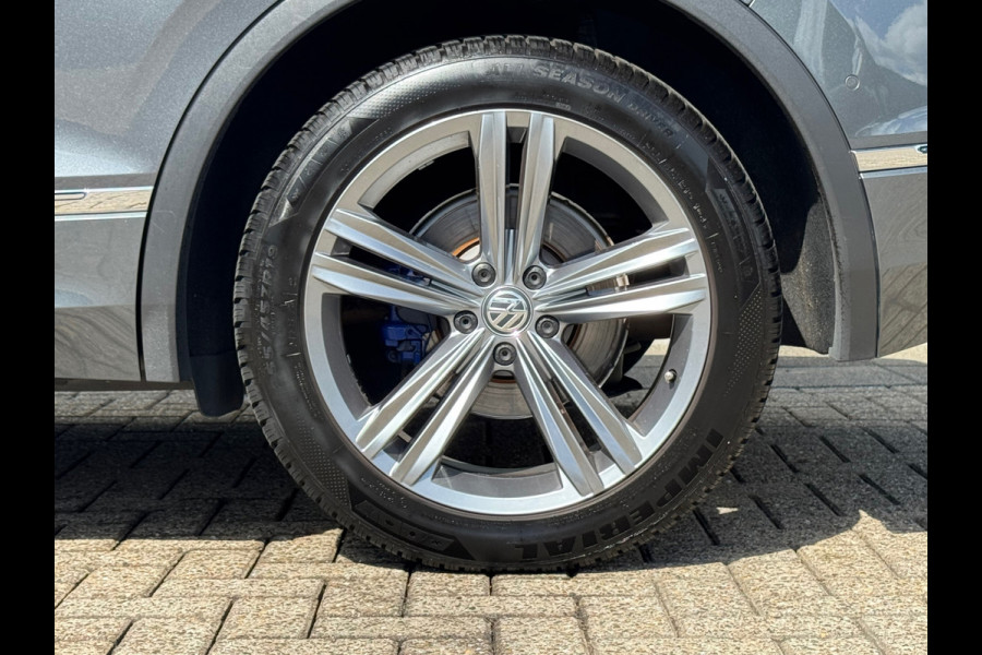 Volkswagen Tiguan 2.0 TSI 4Motion Highline R-Line * Panoramadak * Navigatie * Parkeercamera *
