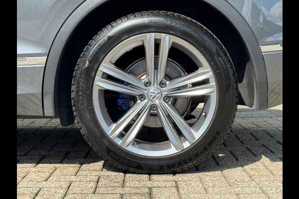 Volkswagen Tiguan 2.0 TSI 4Motion Highline R-Line * Panoramadak * Navigatie * Parkeercamera *