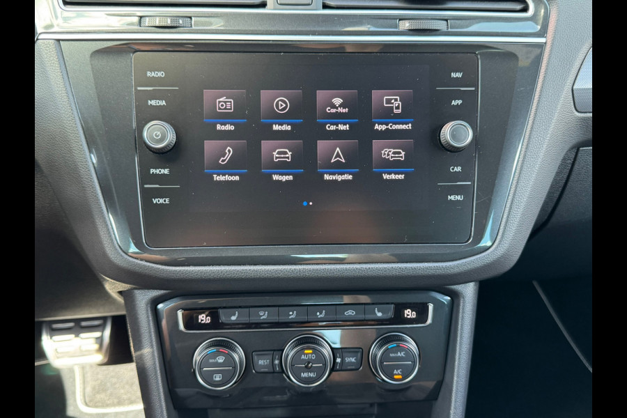 Volkswagen Tiguan 2.0 TSI 4Motion Highline R-Line * Panoramadak * Navigatie * Parkeercamera *