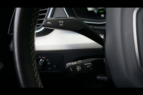 Audi Q5 55 TFSIe Quattro 3x S-Line Black Optik ACC-AMBIANCE-CAMERA-CARPLAY-KEYLESS-MATRIX LED-PANORAMA-ZONSVERDUISTERING