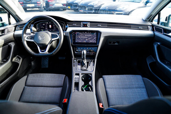 Volkswagen Passat Variant 1.4 TSI PHEV GTE Business | Panorama | Plugin Hybride | Xenon/LED | Verwarmde voorstoelen | Comfortstoel