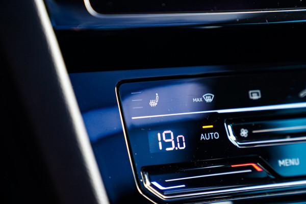Volkswagen Passat Variant 1.4 TSI PHEV GTE Business | Panorama | Plugin Hybride | Xenon/LED | Verwarmde voorstoelen | Comfortstoel