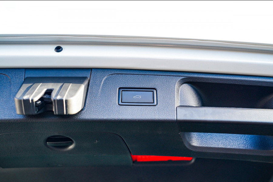 Volkswagen Passat Variant 1.4 TSI PHEV GTE Business | Panorama | Plugin Hybride | Xenon/LED | Verwarmde voorstoelen | Comfortstoel
