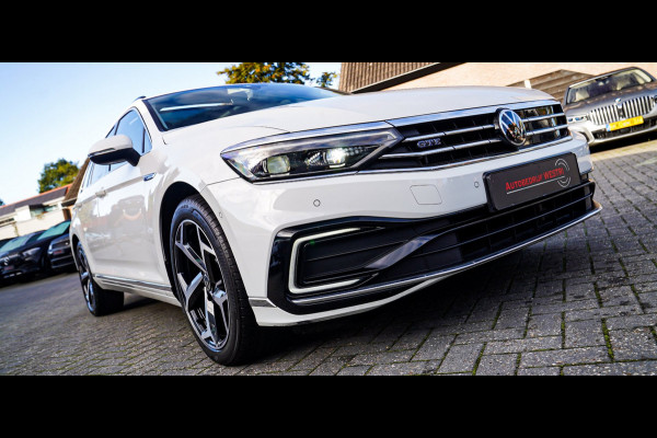 Volkswagen Passat Variant 1.4 TSI PHEV GTE Business | Panorama | Plugin Hybride | Xenon/LED | Verwarmde voorstoelen | Comfortstoel