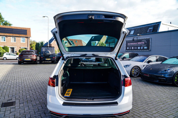 Volkswagen Passat Variant 1.4 TSI PHEV GTE Business | Panorama | Plugin Hybride | Xenon/LED | Verwarmde voorstoelen | Comfortstoel