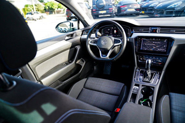 Volkswagen Passat Variant 1.4 TSI PHEV GTE Business | Panorama | Plugin Hybride | Xenon/LED | Verwarmde voorstoelen | Comfortstoel