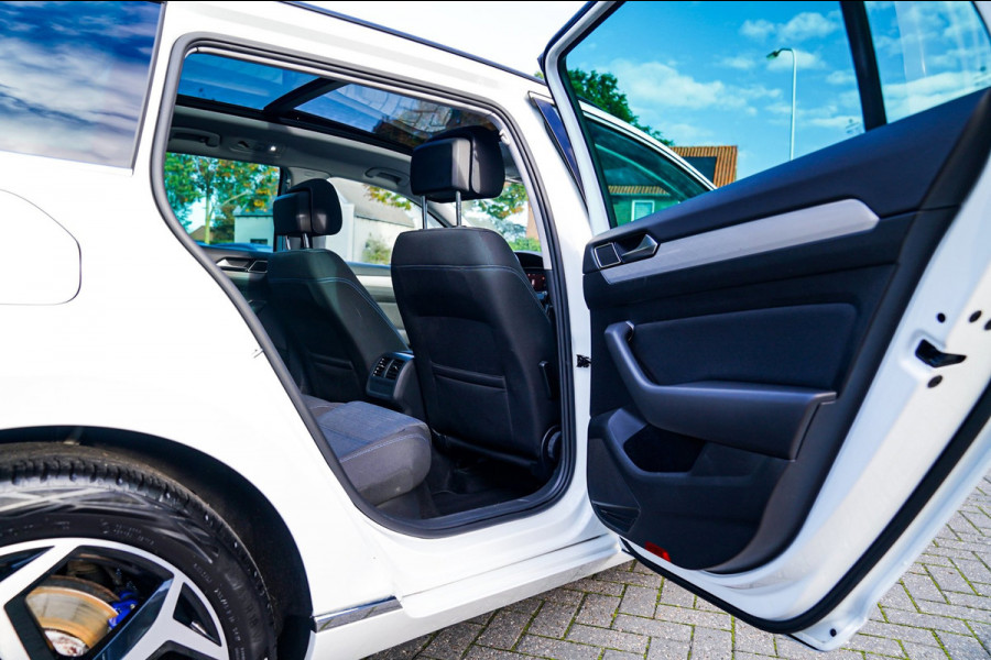 Volkswagen Passat Variant 1.4 TSI PHEV GTE Business | Panorama | Plugin Hybride | Xenon/LED | Verwarmde voorstoelen | Comfortstoel