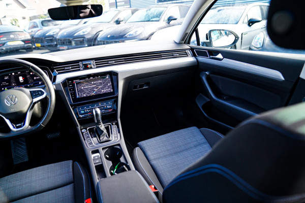 Volkswagen Passat Variant 1.4 TSI PHEV GTE Business | Panorama | Plugin Hybride | Xenon/LED | Verwarmde voorstoelen | Comfortstoel