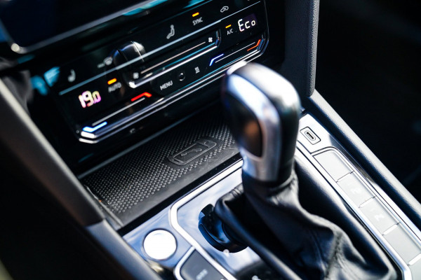 Volkswagen Passat Variant 1.4 TSI PHEV GTE Business | Panorama | Plugin Hybride | Xenon/LED | Verwarmde voorstoelen | Comfortstoel