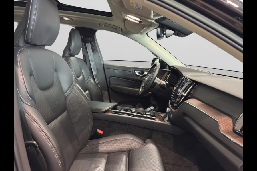 Volvo XC60 T6 Aut. Long Range Plus Bright Leder Stoelverwarming Parkeercamera 350pk