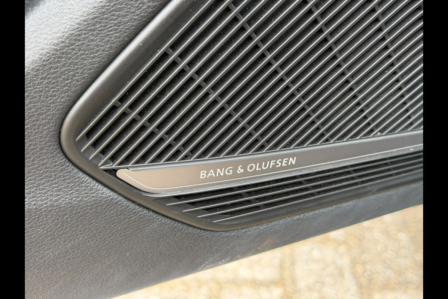 Audi A4 Avant 45 TFSI quattro Sport S line black edition S-Line | Panoramadak | Bang & Olufsen | Standkachel | Head-Up Display | Apple Carplay | Keyless | Trekhaak | LED | Cruise Control | Navigatie | Camera