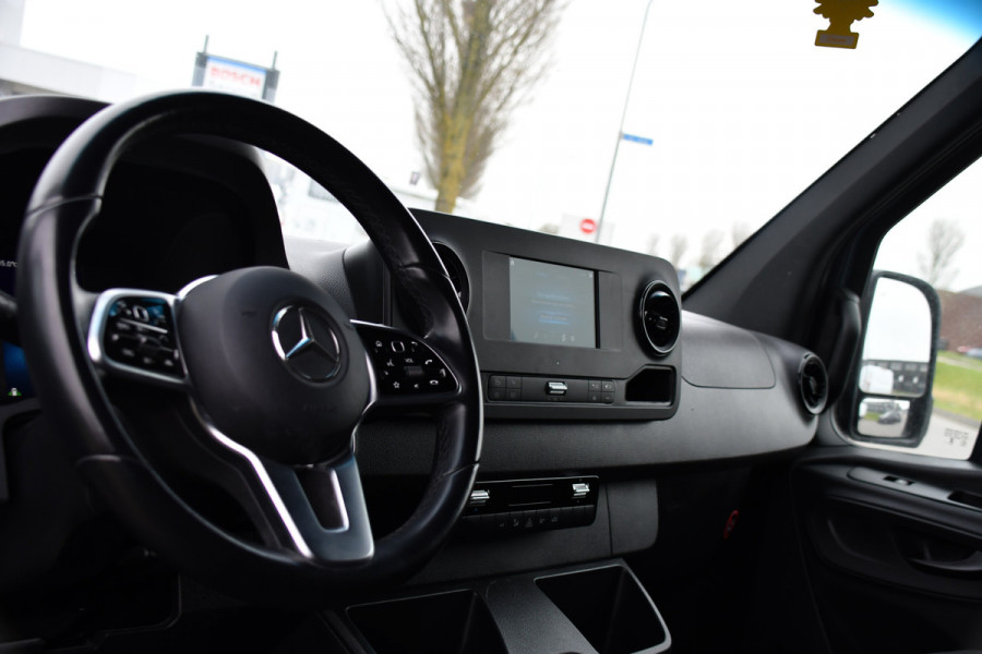 Mercedes-Benz Sprinter 315 1.9 CDI L2H2 AMG Edition Adaptieve Cruise, Camera, Carplay, 150pk, LED, Dodehoek, Sensoren, Multimedia, Uniek!