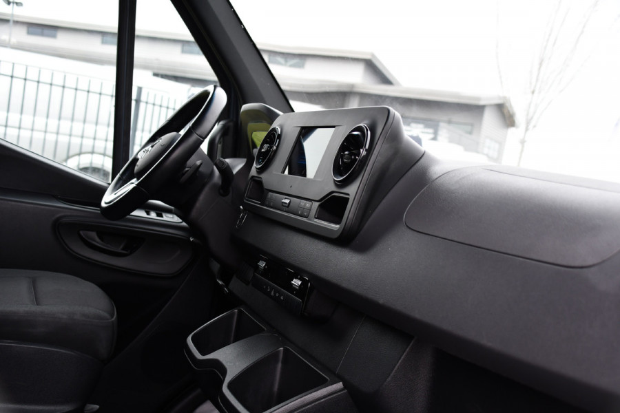 Mercedes-Benz Sprinter 315 1.9 CDI L2H2 AMG Edition Adaptieve Cruise, Camera, Carplay, 150pk, LED, Dodehoek, Sensoren, Multimedia, Uniek!
