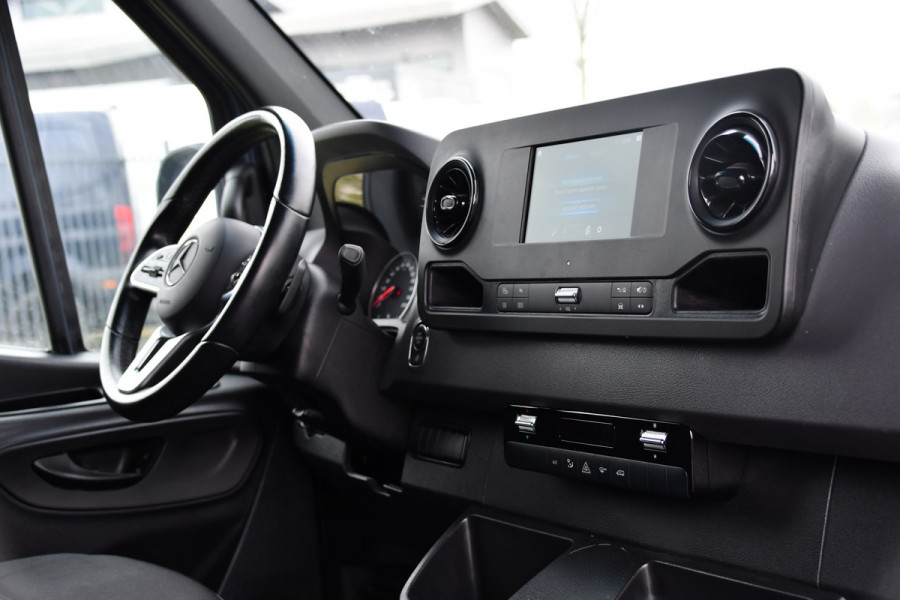 Mercedes-Benz Sprinter 315 1.9 CDI L2H2 AMG Edition Adaptieve Cruise, Camera, Carplay, 150pk, LED, Dodehoek, Sensoren, Multimedia, Uniek!