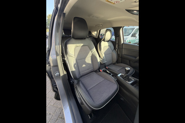 Renault Captur 100pk Intens (Keyless Entry - Camera - Parkeersensoren V+A - LED - Automatische Airco - Navigatie - Two Tone)