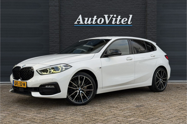 BMW 1-serie 118i | Sportleder | Stoel + Stuurverwarming | Comfort Access | Live Cockpit Pro | Carplay