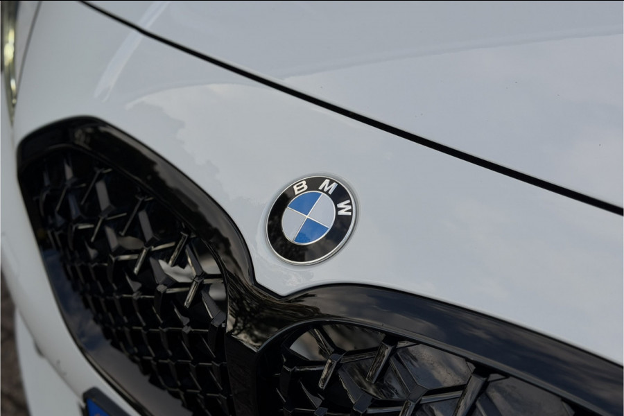 BMW 1-serie 118i | Sportleder | Stoel + Stuurverwarming | Comfort Access | Live Cockpit Pro | Carplay
