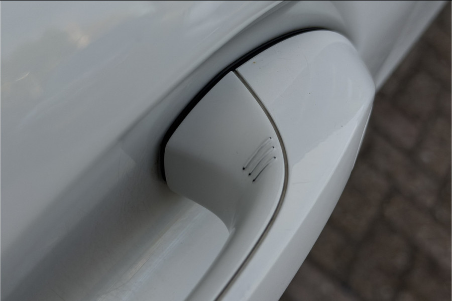 BMW 1-serie 118i | Sportleder | Stoel + Stuurverwarming | Comfort Access | Live Cockpit Pro | Carplay