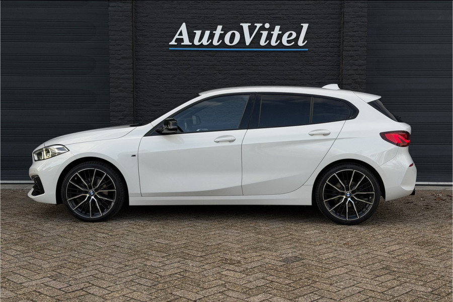 BMW 1-serie 118i | Sportleder | Stoel + Stuurverwarming | Comfort Access | Live Cockpit Pro | Carplay