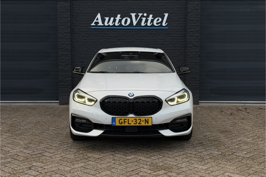 BMW 1-serie 118i | Sportleder | Stoel + Stuurverwarming | Comfort Access | Live Cockpit Pro | Carplay