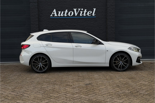 BMW 1-serie 118i | Sportleder | Stoel + Stuurverwarming | Comfort Access | Live Cockpit Pro | Carplay