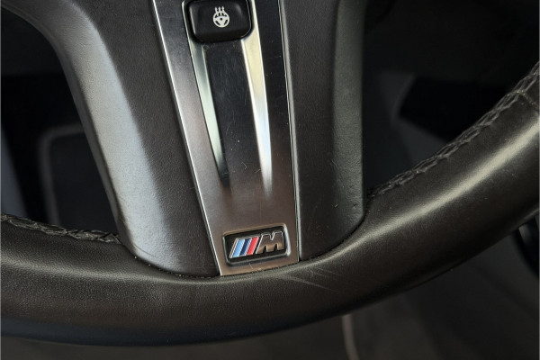 BMW 1-serie 118i | Sportleder | Stoel + Stuurverwarming | Comfort Access | Live Cockpit Pro | Carplay