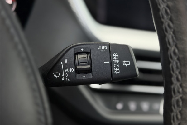 BMW 1-serie 118i | Sportleder | Stoel + Stuurverwarming | Comfort Access | Live Cockpit Pro | Carplay