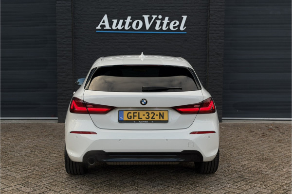 BMW 1-serie 118i | Sportleder | Stoel + Stuurverwarming | Comfort Access | Live Cockpit Pro | Carplay